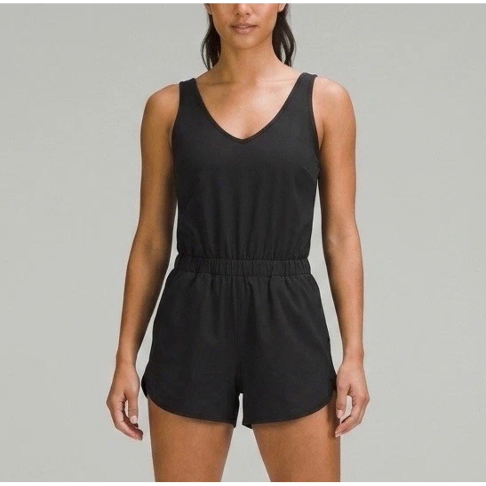 Vuori Villa Tank Romper Women's Small Black 4-Way Stretch Athletic One Piece